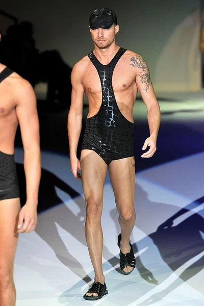 Look 77